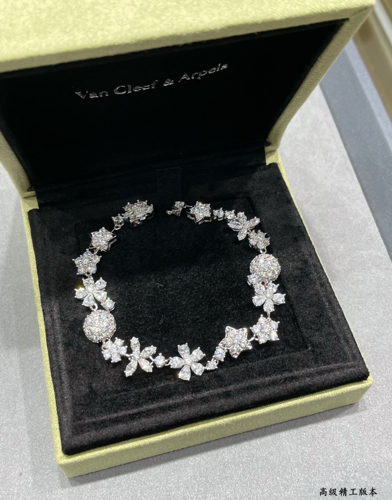 Vca Necklaces